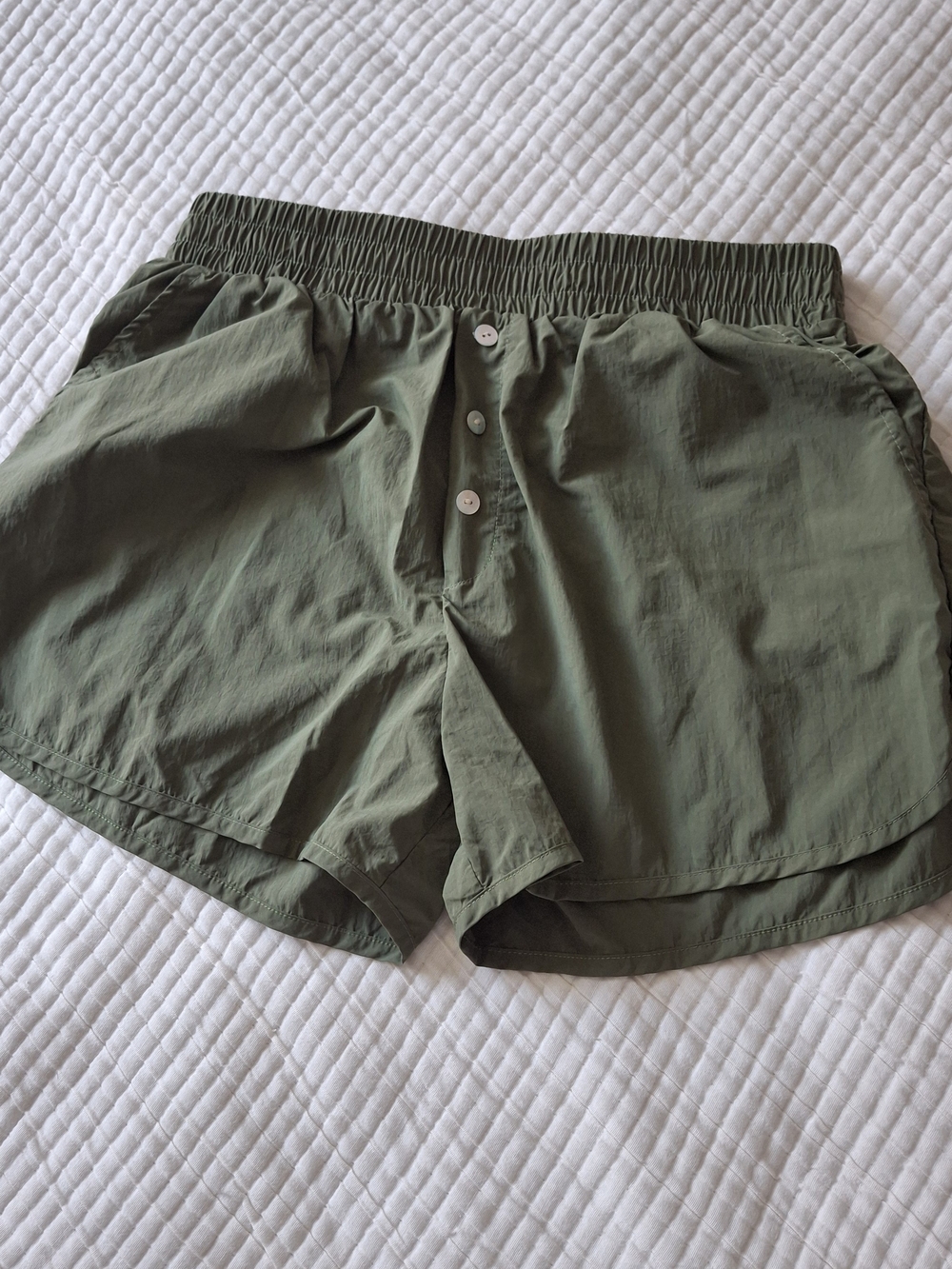 Donni olive green Nylon Elastic shorts